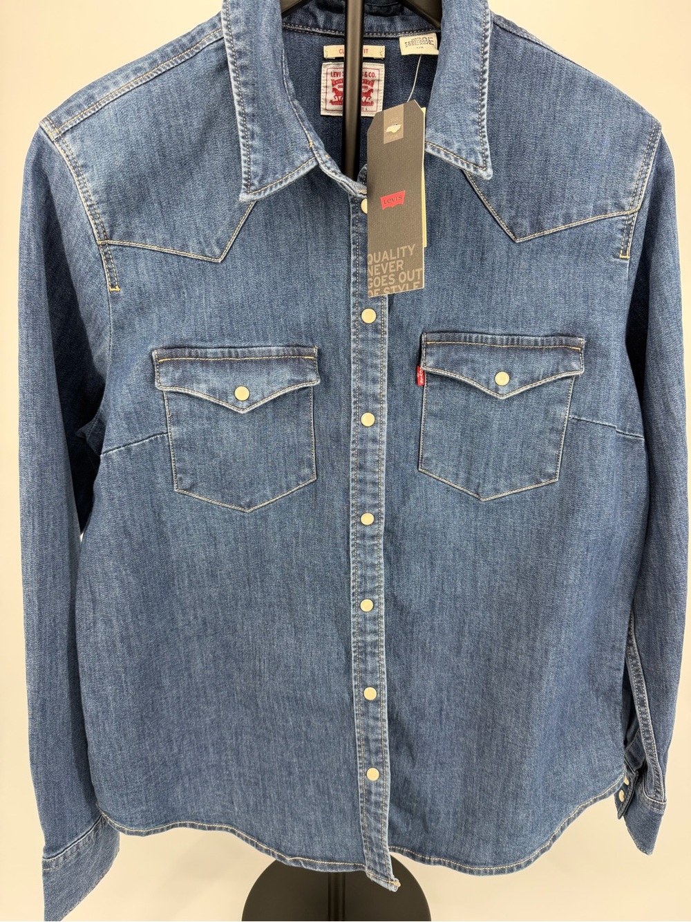 Levi’s Ultimate Western Denim Shirt Womens L Blue Stretch Pearl Snap NWT - Picture 6 of 16